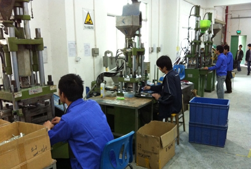 精密龍生產(chǎn)車間